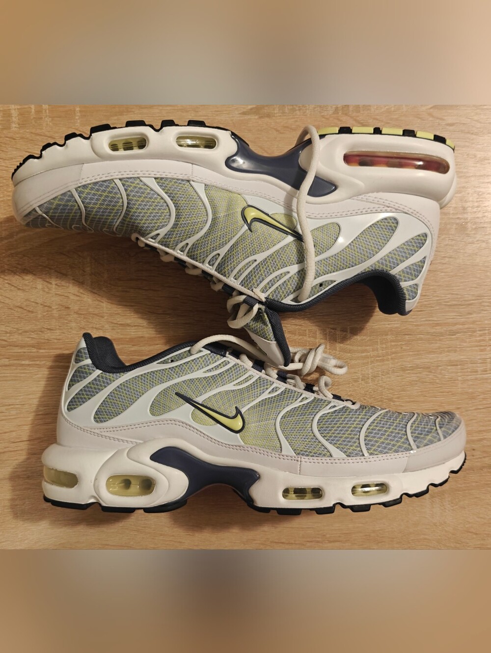 Nike Air Max Plus Men’s Shoes Pebble Grey Lime White HV6227 001